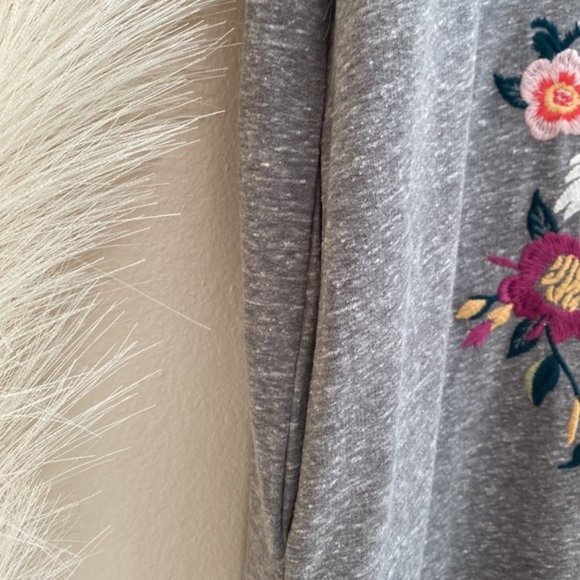 New Embroidered Tee Shirt Dress Midi Length Pockets Gray Floral - Picture 5 of 6